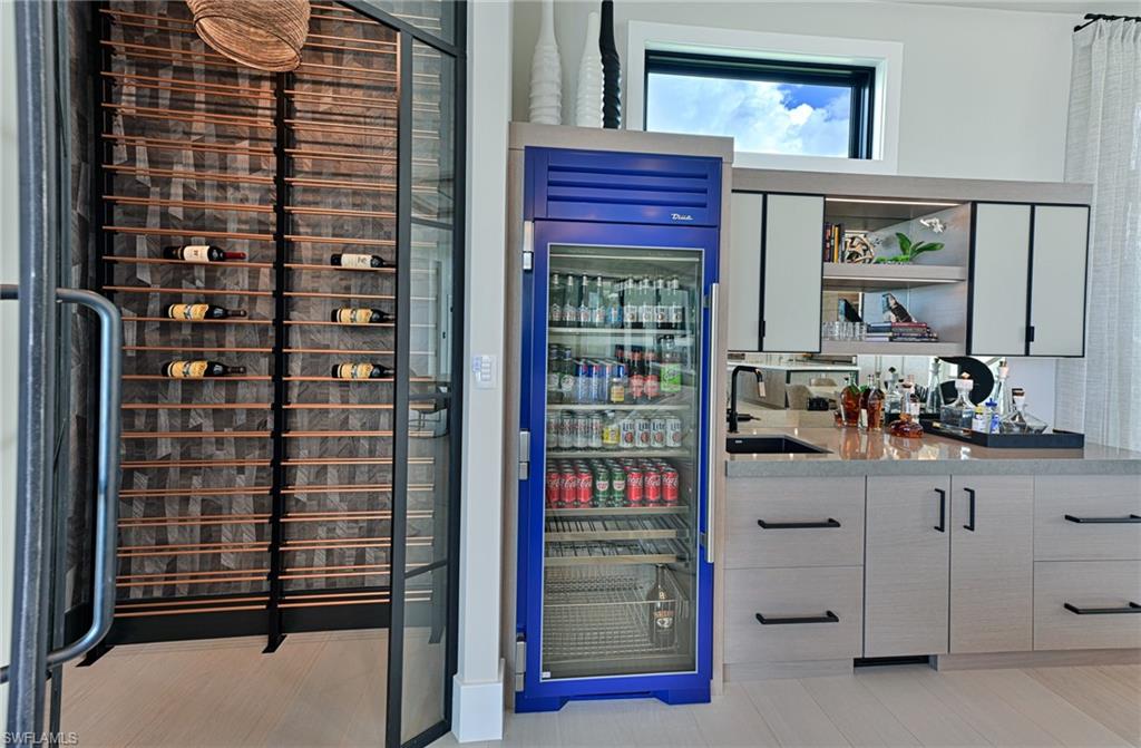 BAREFOOT BEACH - Residential