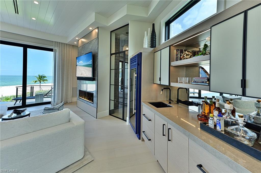 BAREFOOT BEACH - Residential