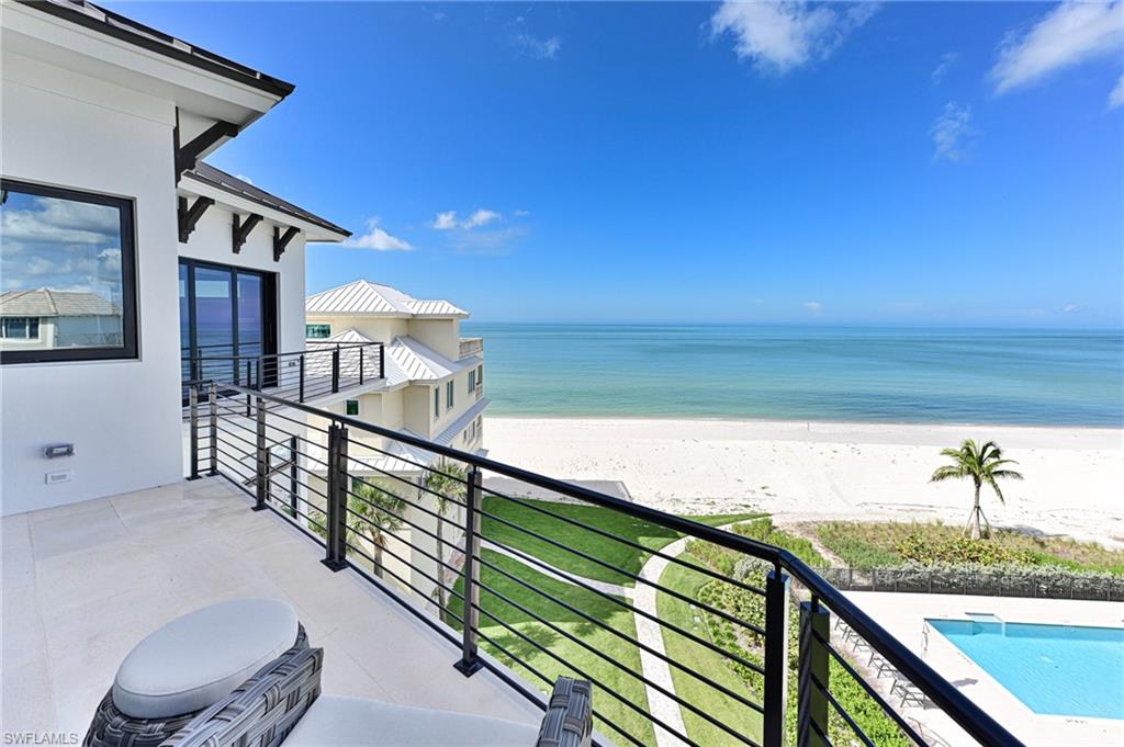 BAREFOOT BEACH - Residential