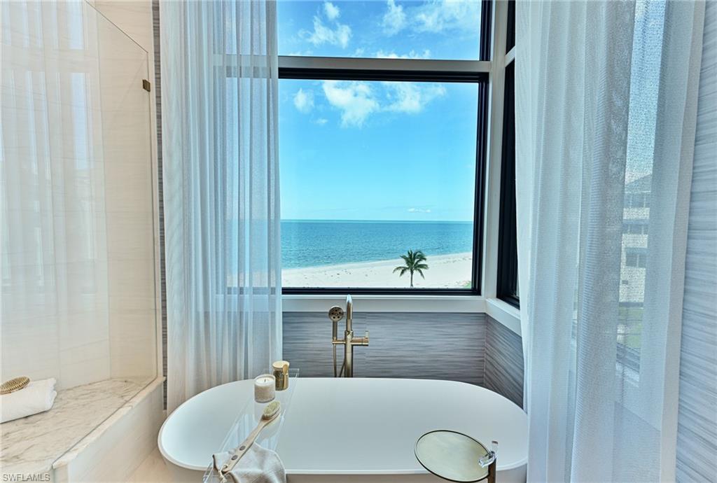 BAREFOOT BEACH - Residential