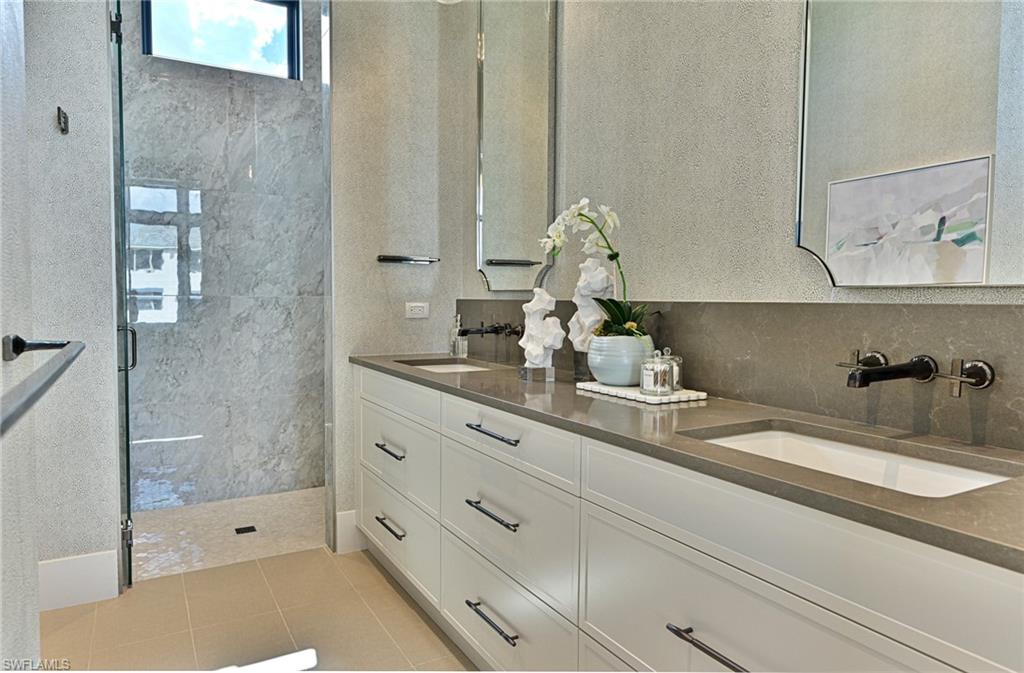 BAREFOOT BEACH - Residential