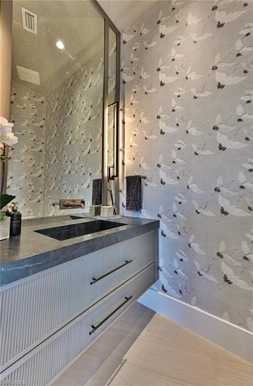 BAREFOOT BEACH - Residential