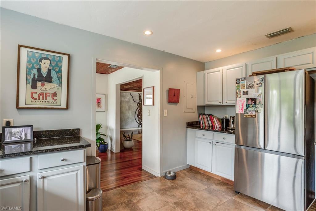 EDISON MANOR - Residential