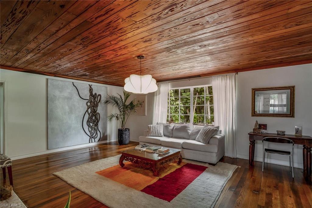 EDISON MANOR - Residential