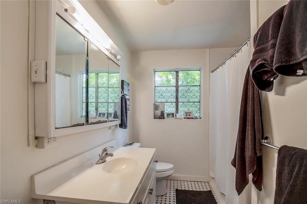 EDISON MANOR - Residential