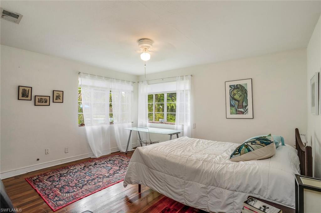 EDISON MANOR - Residential