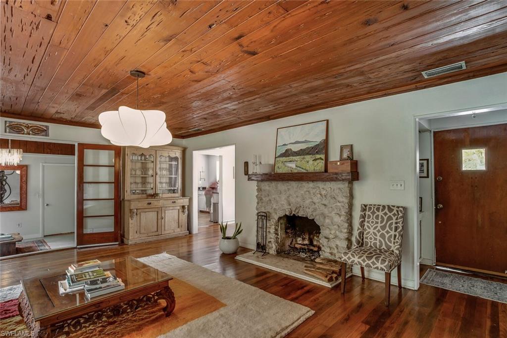 EDISON MANOR - Residential