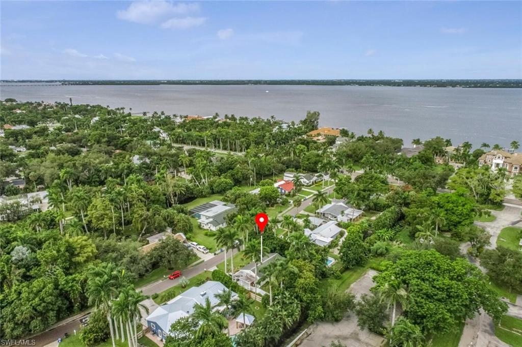 EDISON MANOR - Residential