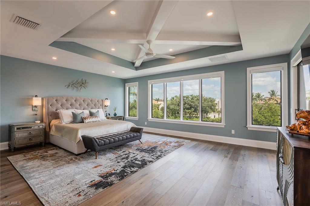 IMPERIAL SHORES - Residential