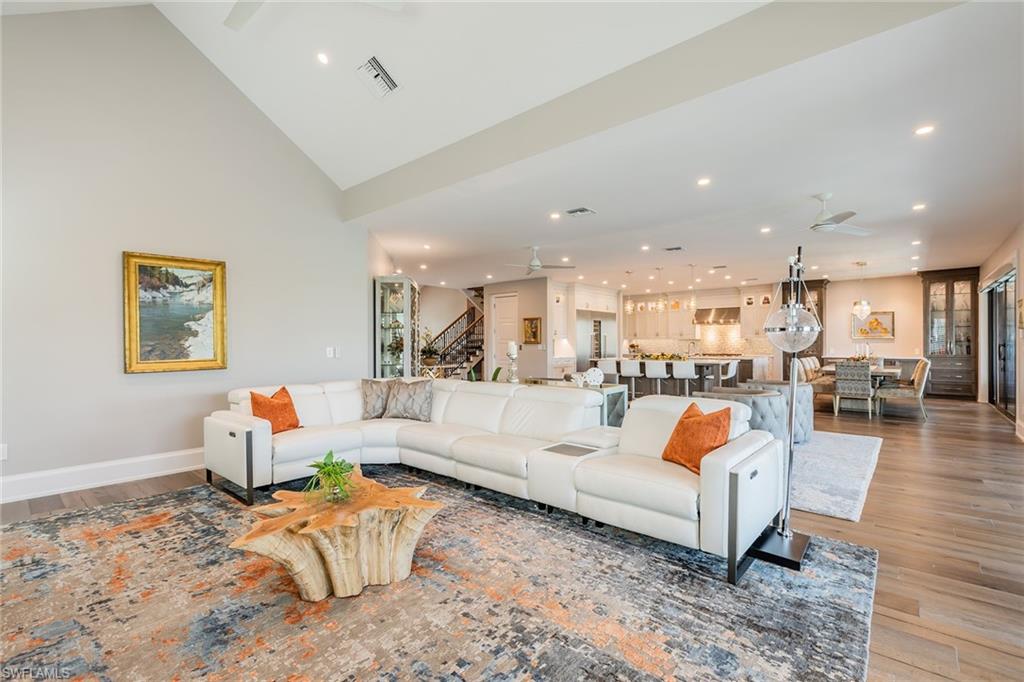 IMPERIAL SHORES - Residential