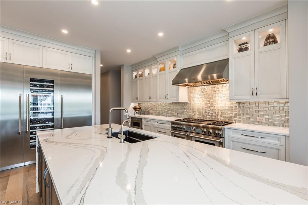 IMPERIAL SHORES - Residential