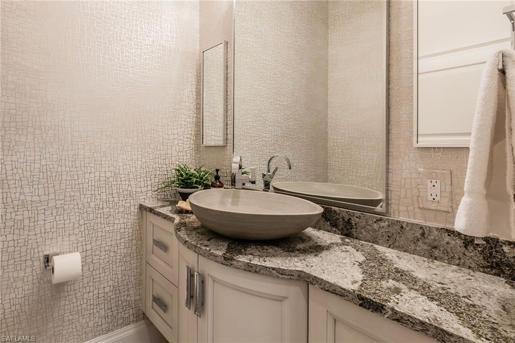 IMPERIAL SHORES - Residential