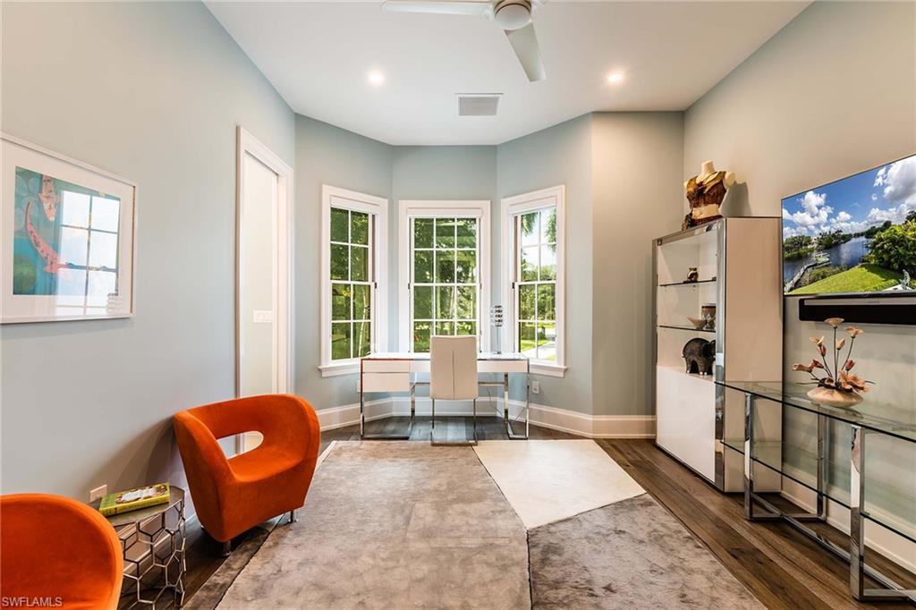 IMPERIAL SHORES - Residential