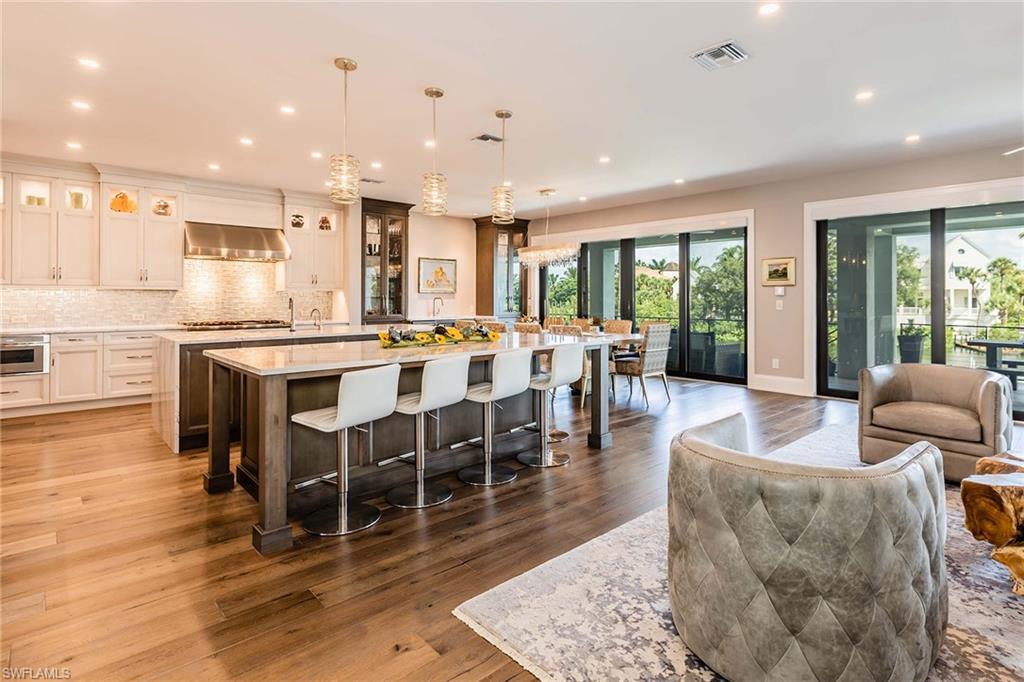 IMPERIAL SHORES - Residential