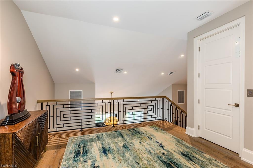 IMPERIAL SHORES - Residential