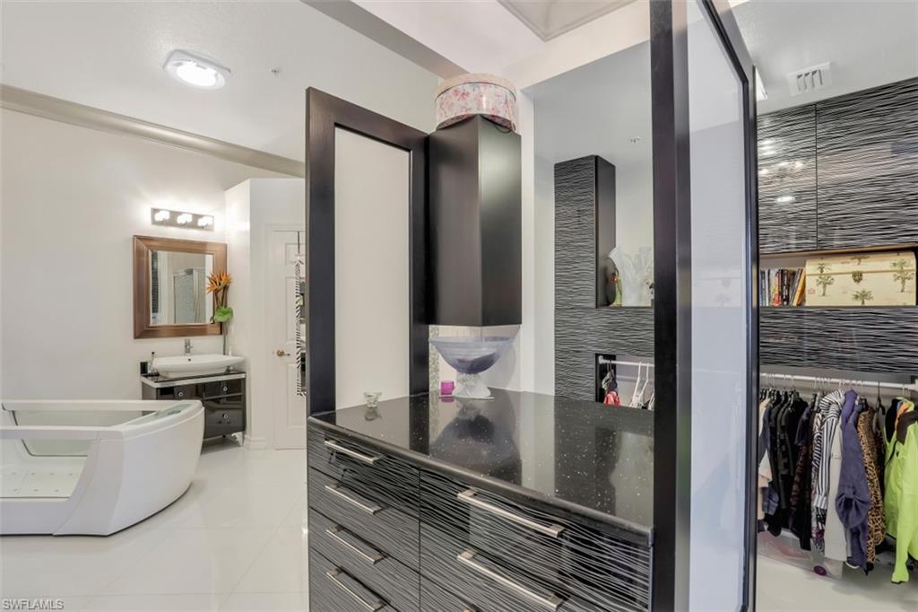 SILVERSTONE - Residential