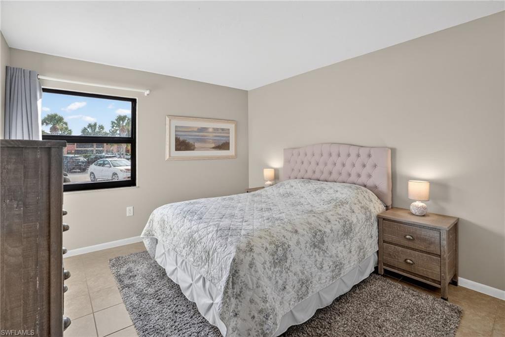 TROPIC SCHOONER APTS - Residential