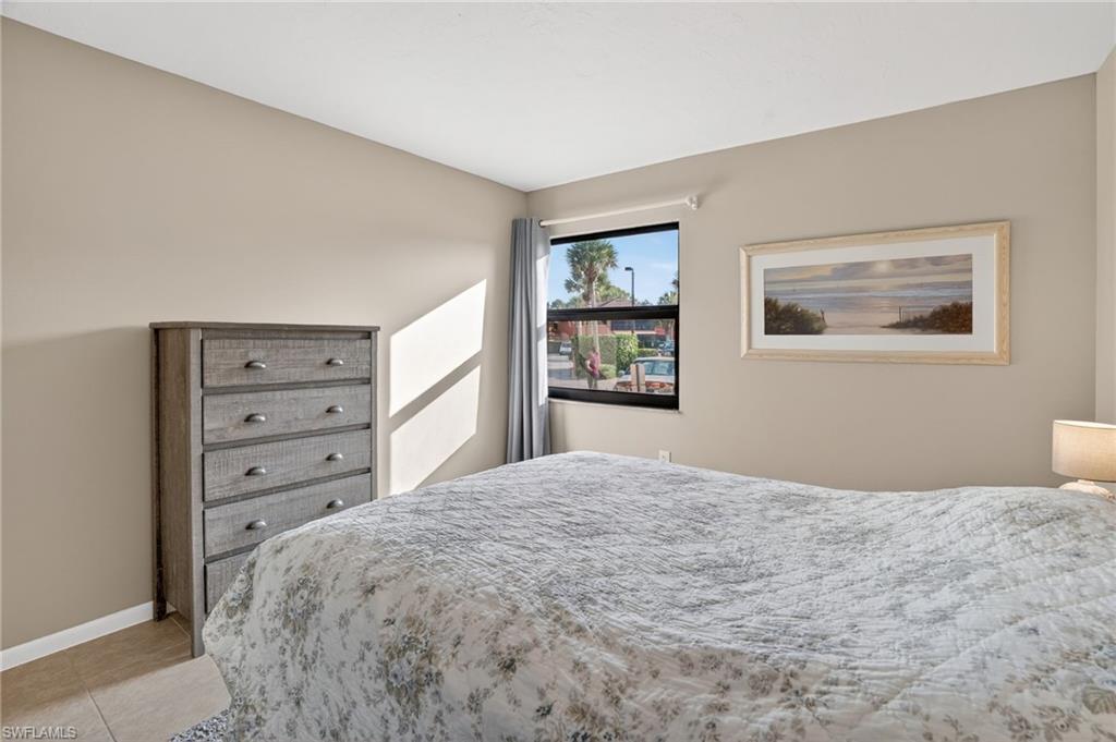 TROPIC SCHOONER APTS - Residential