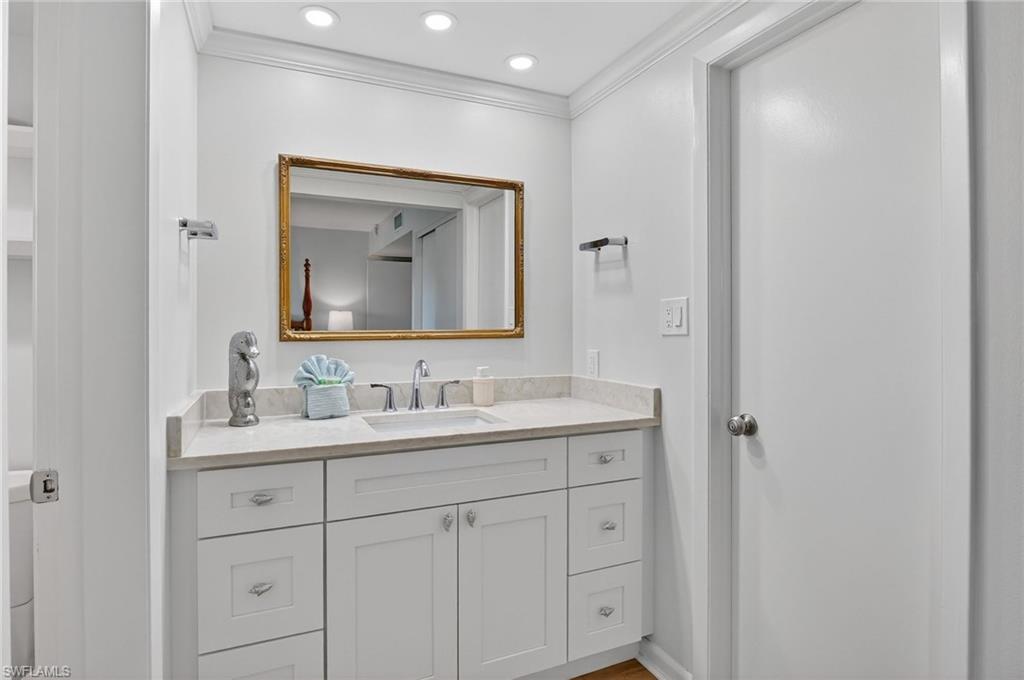 HIDDEN LAKE VILLAS - Residential Lease