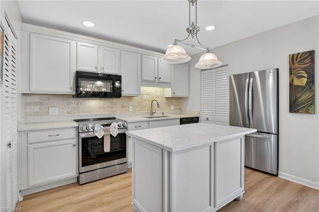 HIDDEN LAKE VILLAS - Residential Lease