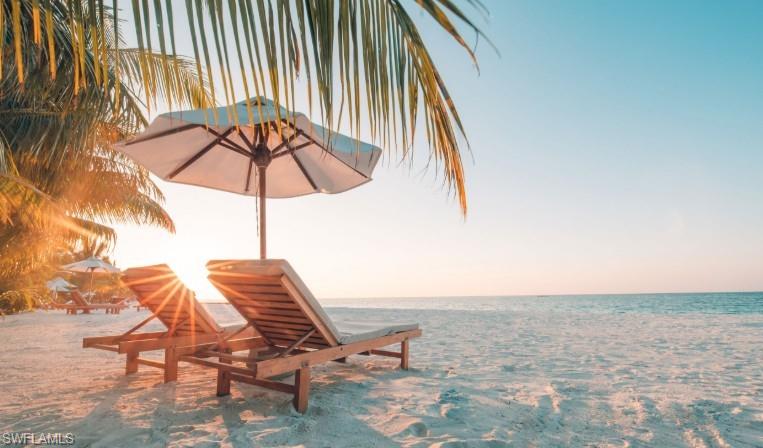 SUNSTONE ON FAIRWAYS - Residential Lease