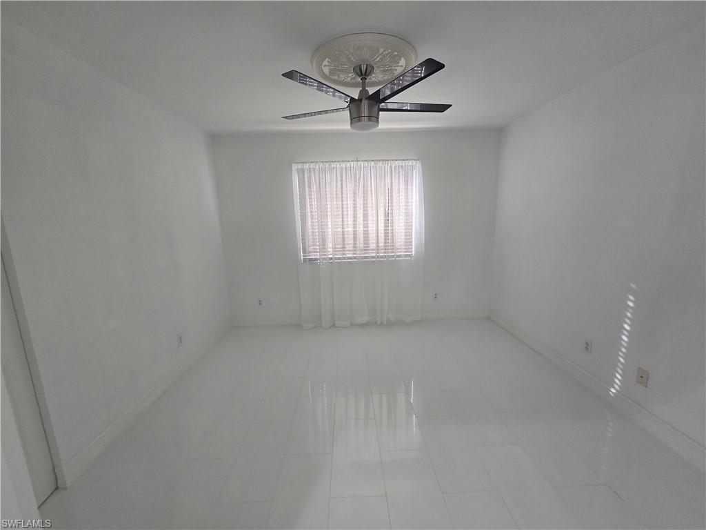 SUNSTONE ON FAIRWAYS - Residential Lease