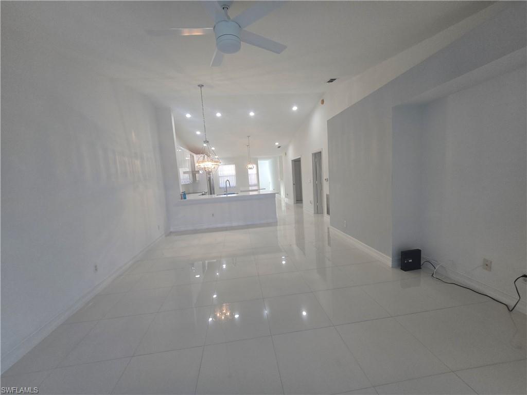 SUNSTONE ON FAIRWAYS - Residential Lease