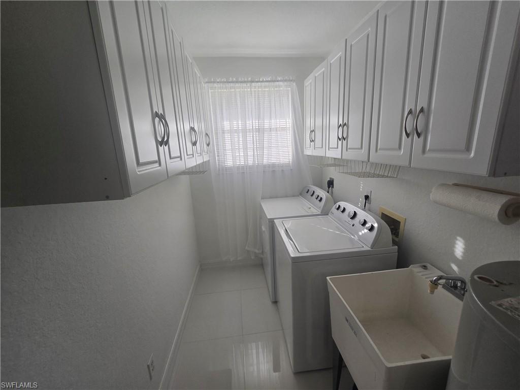 SUNSTONE ON FAIRWAYS - Residential Lease