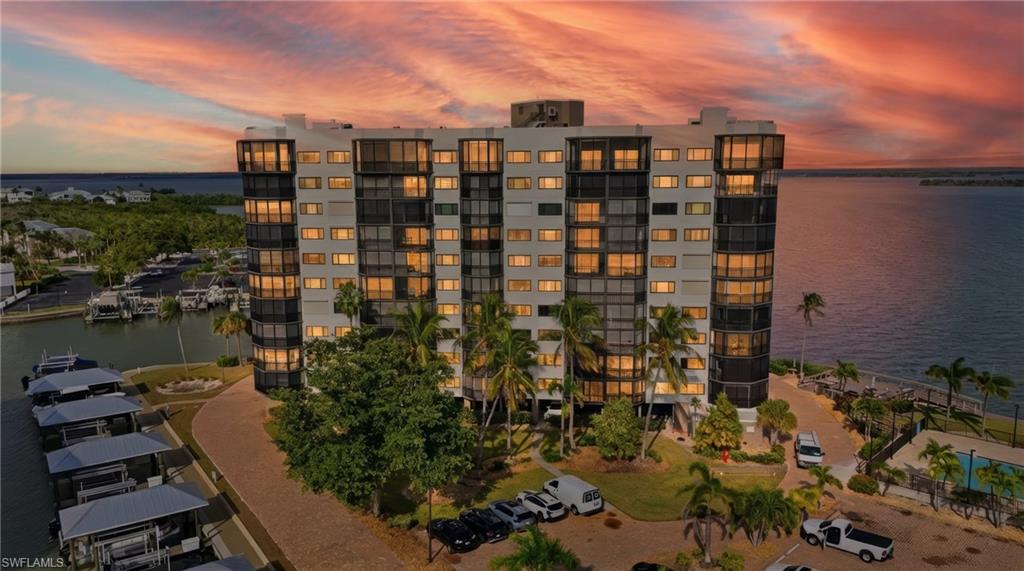 HARBOUR POINTE CONDO - Residential