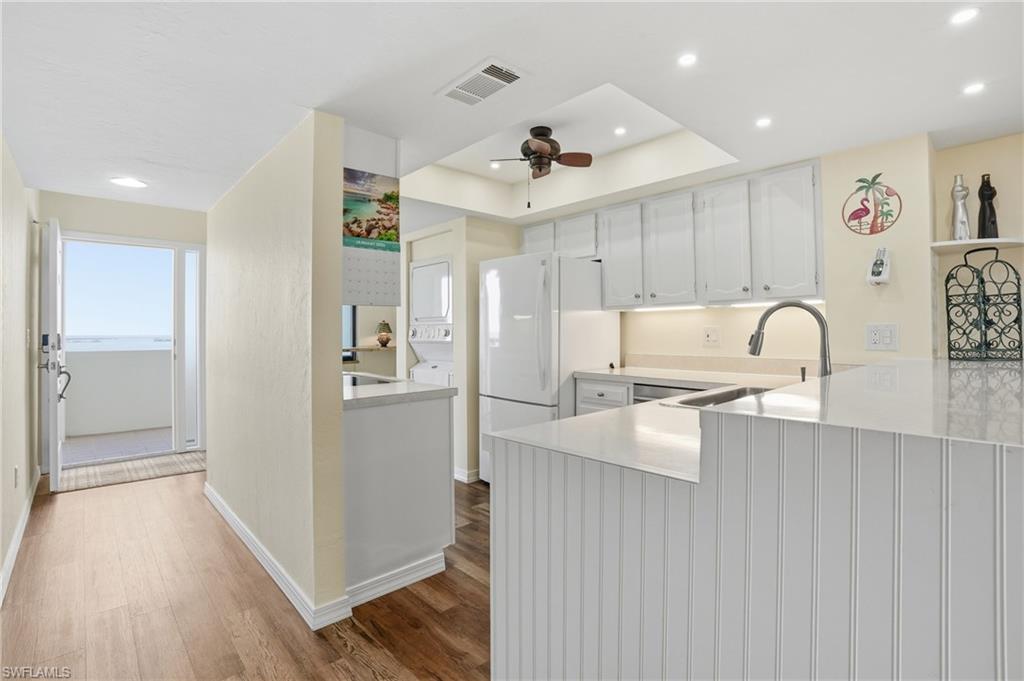 HARBOUR POINTE CONDO - Residential