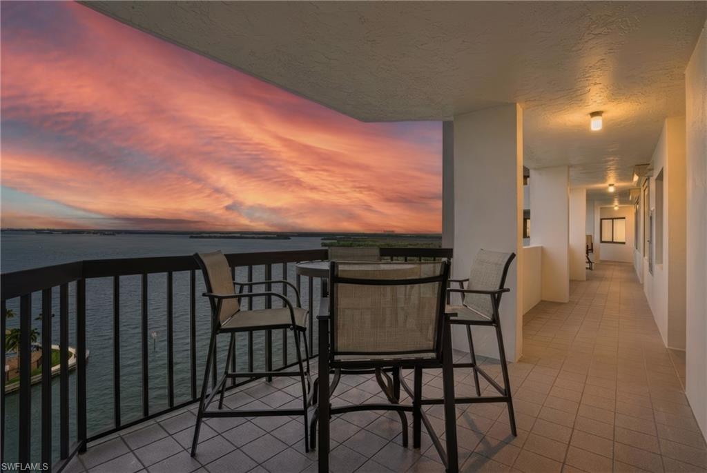 HARBOUR POINTE CONDO - Residential