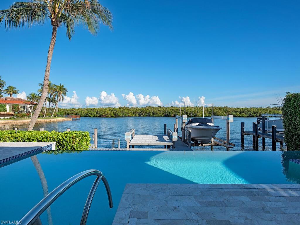 ROYAL HARBOR - Residential