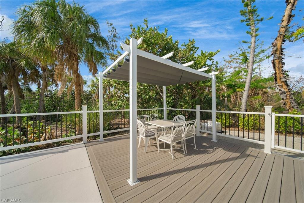 SANIBEL BAYOUS - Residential