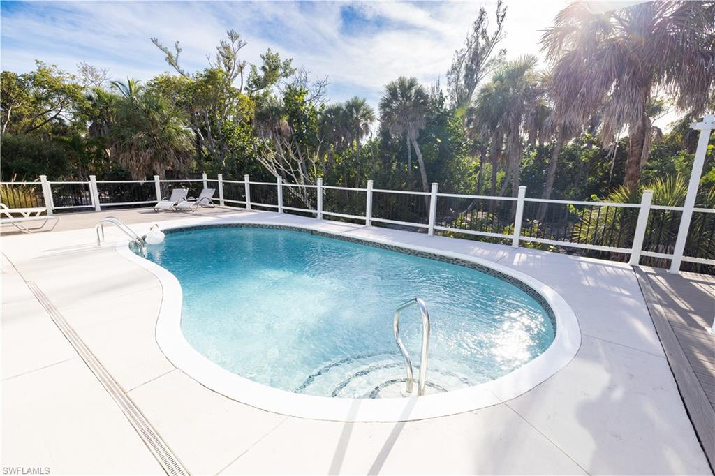 SANIBEL BAYOUS - Residential