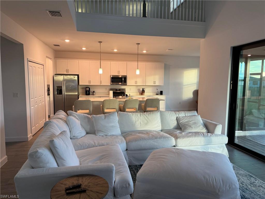 18227 Ridgeline DR S