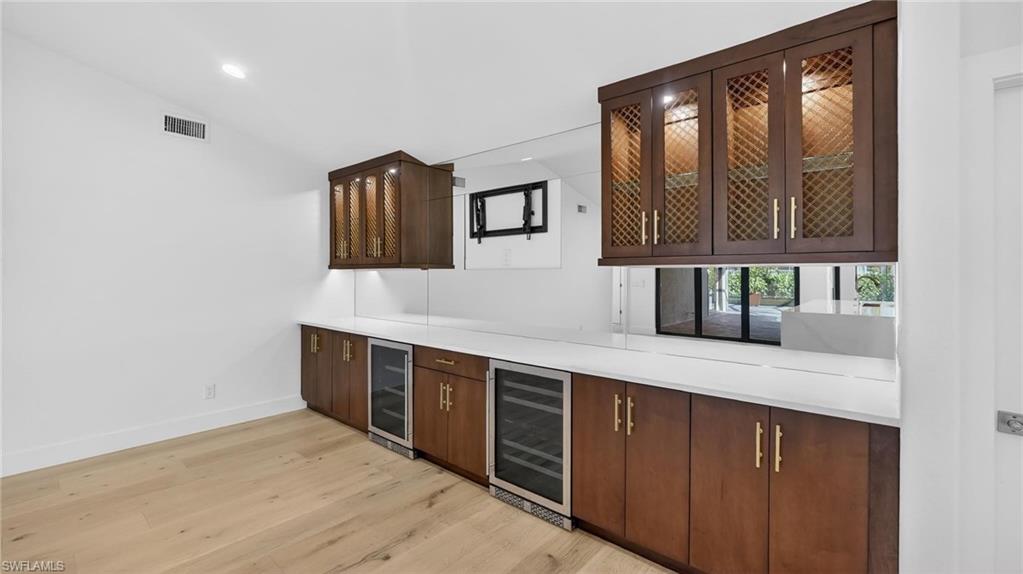 SPANISH WELLS - Residential