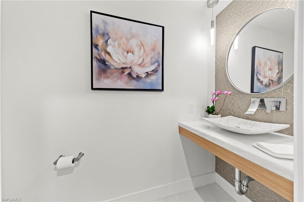 SPANISH WELLS - Residential