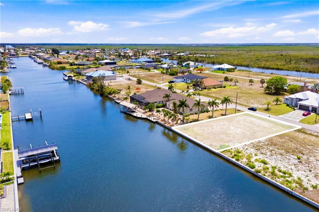 CAPE CORAL - Land