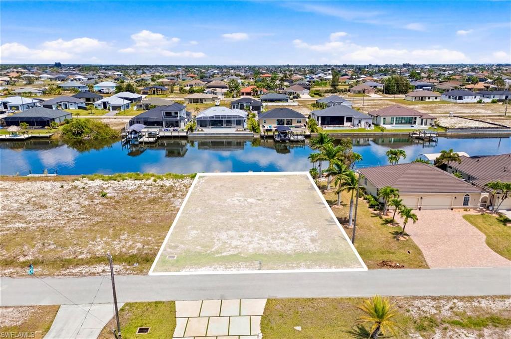 CAPE CORAL - Land