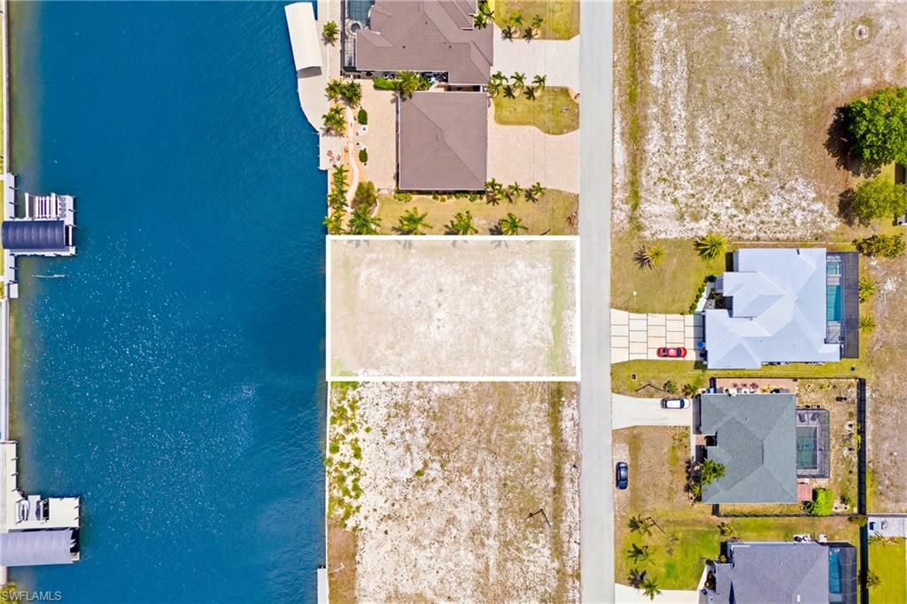 CAPE CORAL - Land