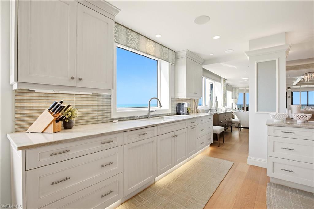 CARLYSLE AT BAY COLONY - Residential