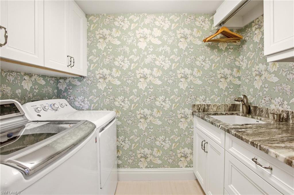 CARLYSLE AT BAY COLONY - Residential