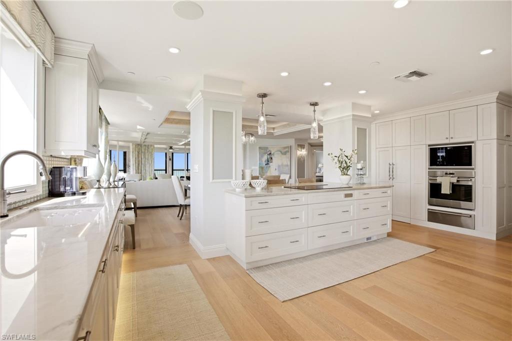 CARLYSLE AT BAY COLONY - Residential