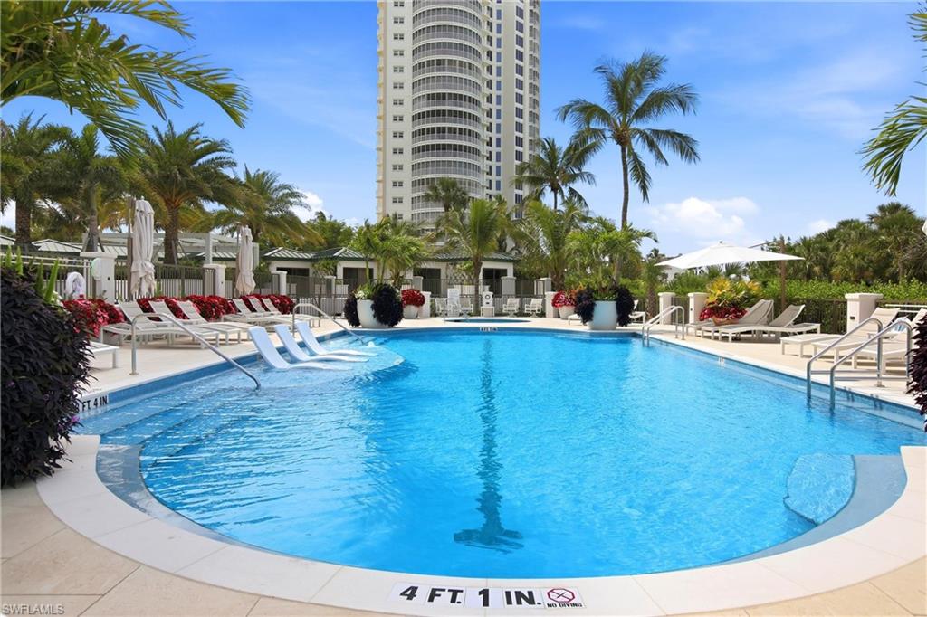 CARLYSLE AT BAY COLONY - Residential