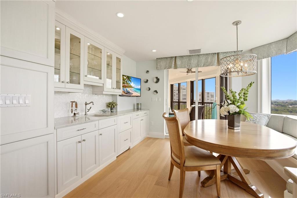 CARLYSLE AT BAY COLONY - Residential