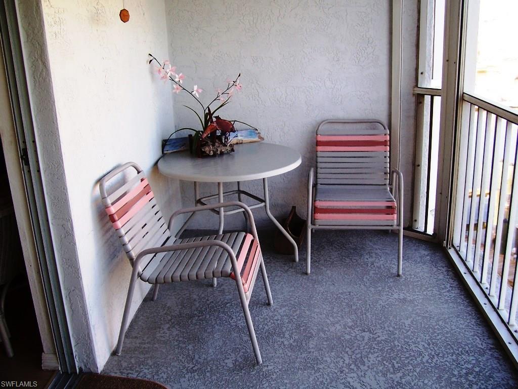 ROYAL PELICAN TOWNHOUSE - Residential