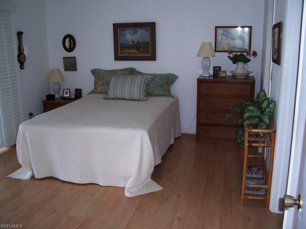 ROYAL PELICAN TOWNHOUSE - Residential