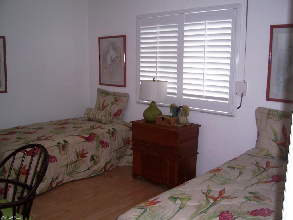 ROYAL PELICAN TOWNHOUSE - Residential