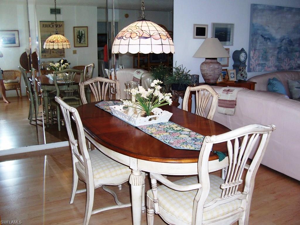 ROYAL PELICAN TOWNHOUSE - Residential