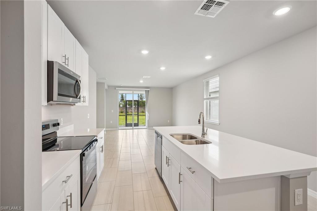 CRESCENT LAKES - Residential